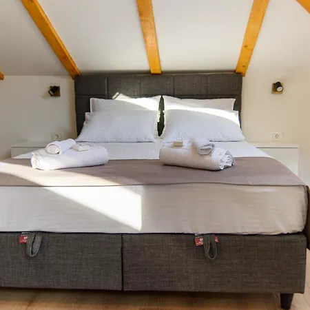 Carmen Loft - Old Town *